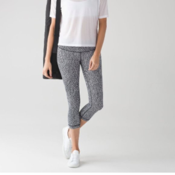 Lululemon Wunder Under Crop III Scatter Star Print - Picture 4 of 7